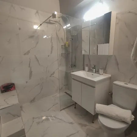 Kashmir Luxury Neos Marmaras