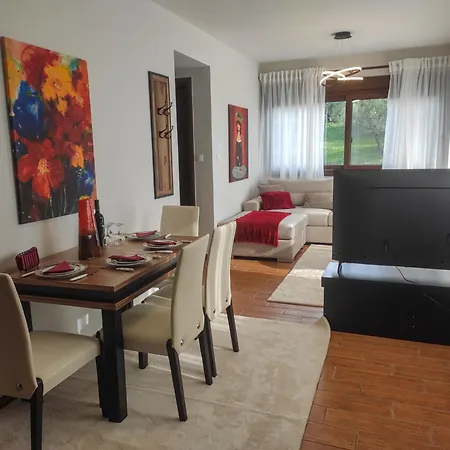 Kashmir Luxury Neos Marmaras