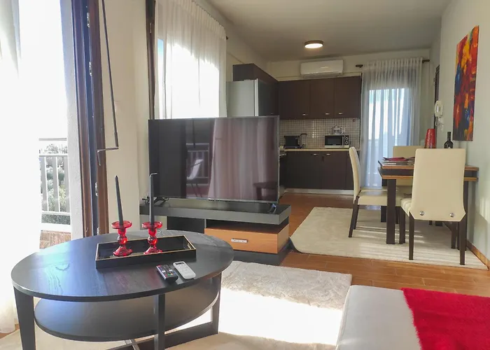 Kashmir Luxury Apart-hotel Néos Marmarás